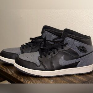 Jordan 1 mid dark grey